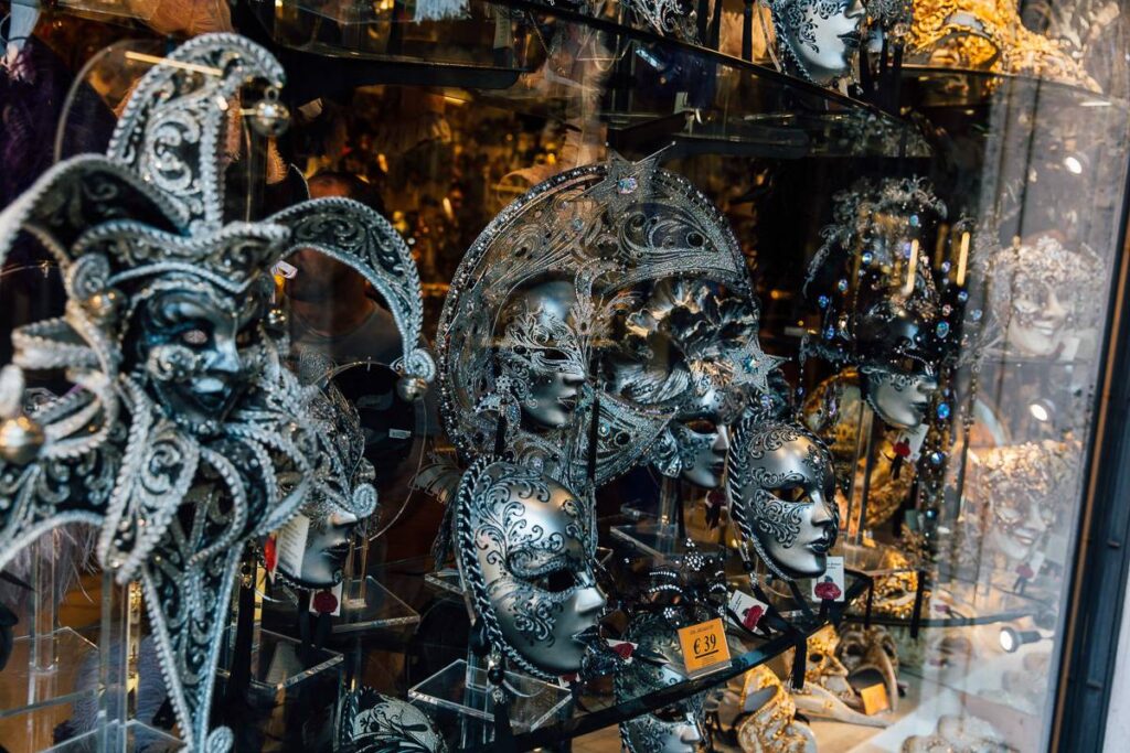 tips for photographing venice masks