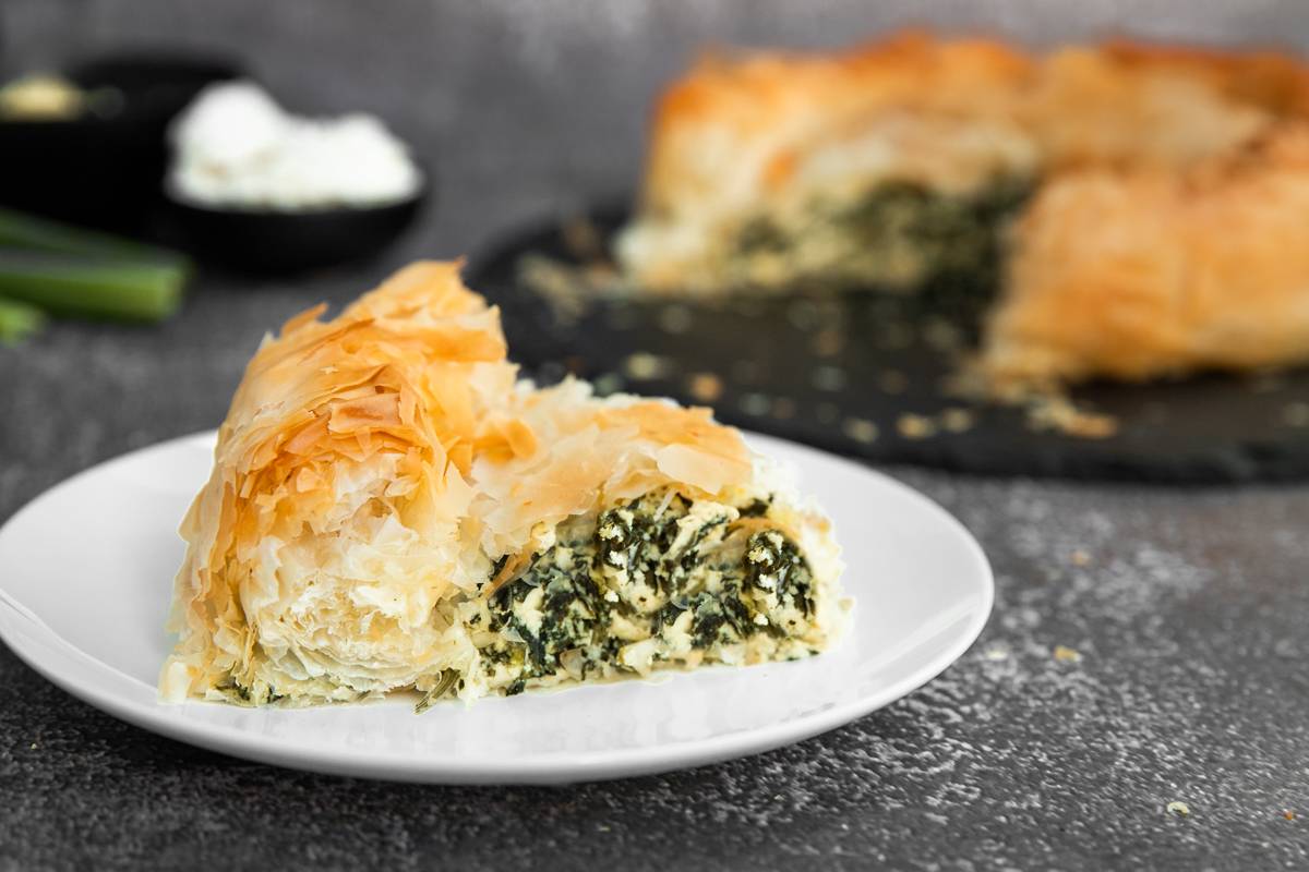 Byrek Me Spinaq | Spinach Feta Pie | Albanian Pite - Polkadot Passport