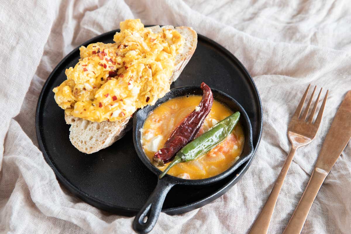 https://polkadotpassport.com/wp-content/uploads/2020/10/Chilli-Scrambled-Eggs-Recipe-8074-1.jpg