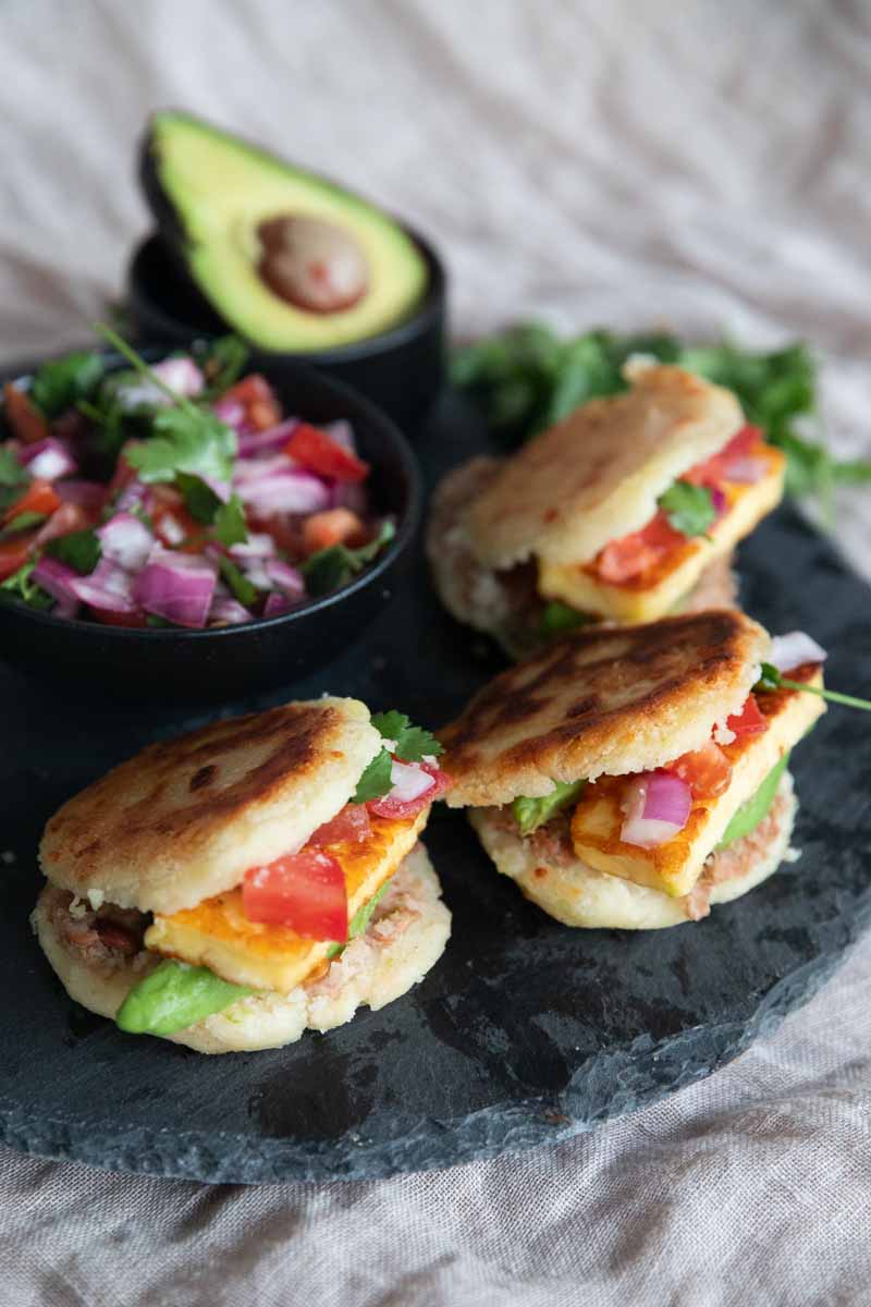 colombian arepas con queso