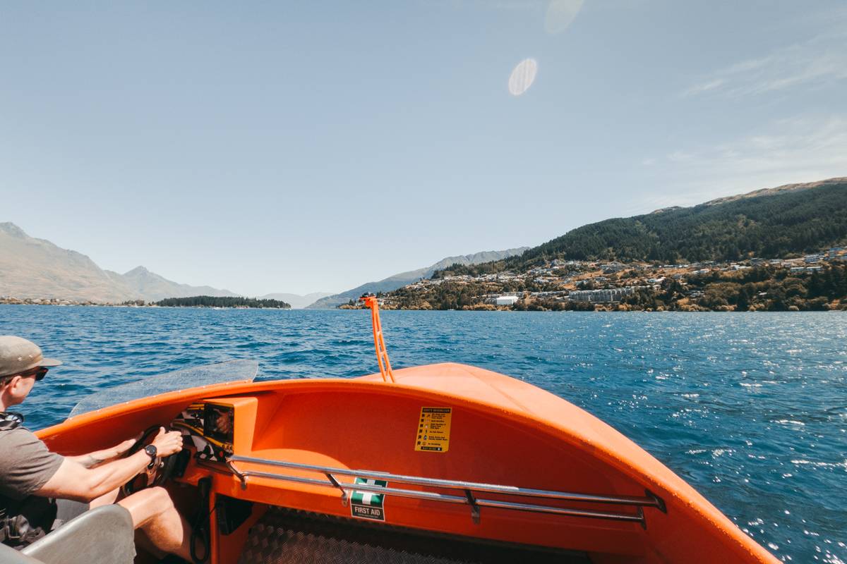 Jet Boating Lake Wakatipu
