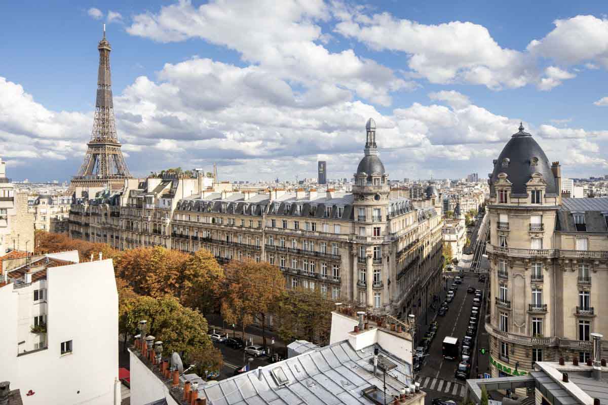 The 10 best hotels close to Eiffel Tower in Paris, France