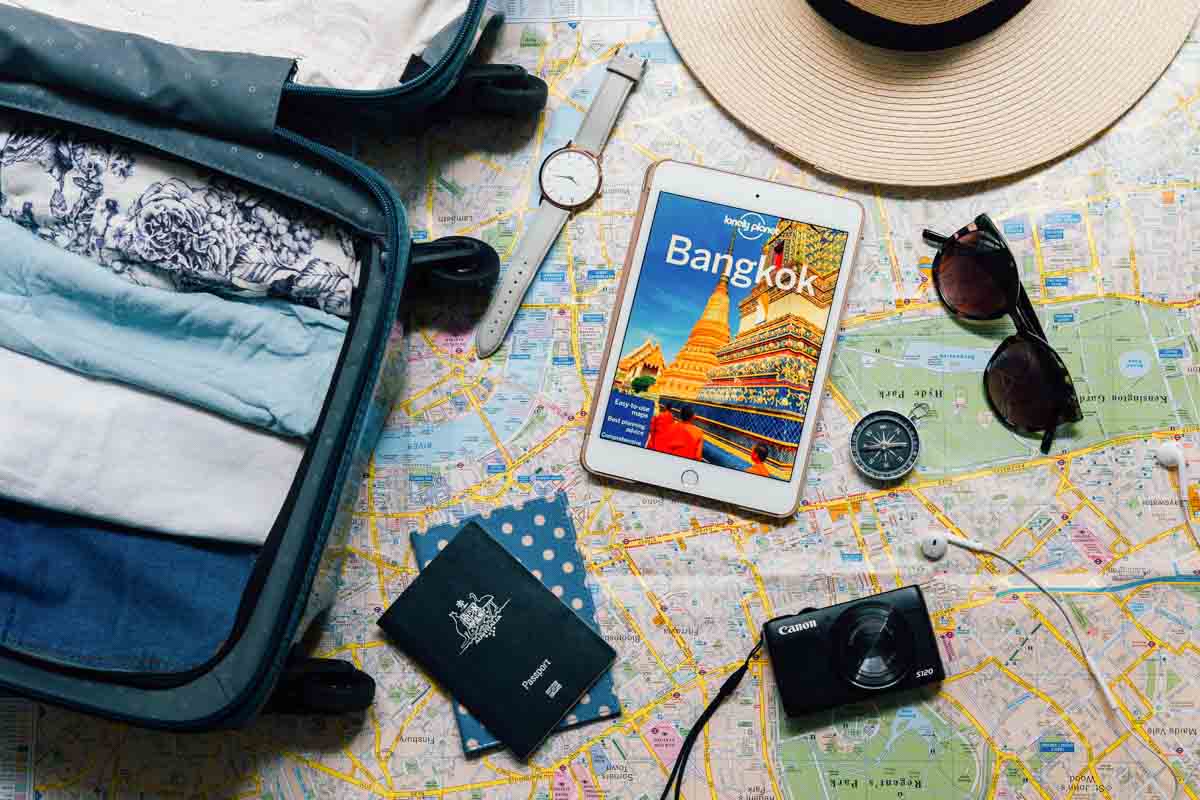 Minimalist Travel Packing List for Women: Ultimate Guide With Bonus Tips