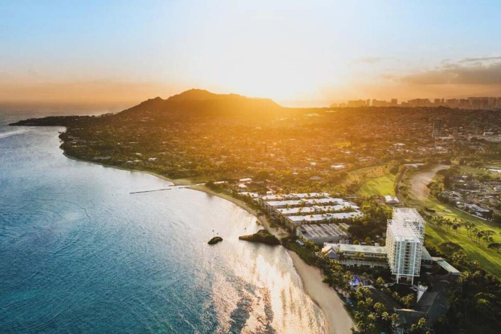 6 Best Spots for a Babymoon in Hawaii (2023)